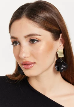 Black in Gold Petal Shinny Earrings