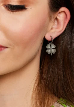 Liquorish Lucky Clover Earrings In Silver