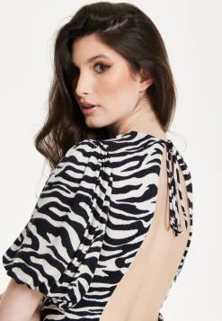 Liquorish Zebra Print Short Sleeve Midi Dress