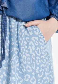 Skyline Animal Jacquard Shorts