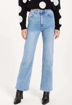 Women's High-Waisted Jean in Light Blue - Timeless Straight-Leg Fit with Vintage-Inspired Silhouette