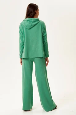 Women's Hooded Sweatshirt with Front Pocket and Drawstring Detail in Green - Casual Comfort with Adjustable Fit
