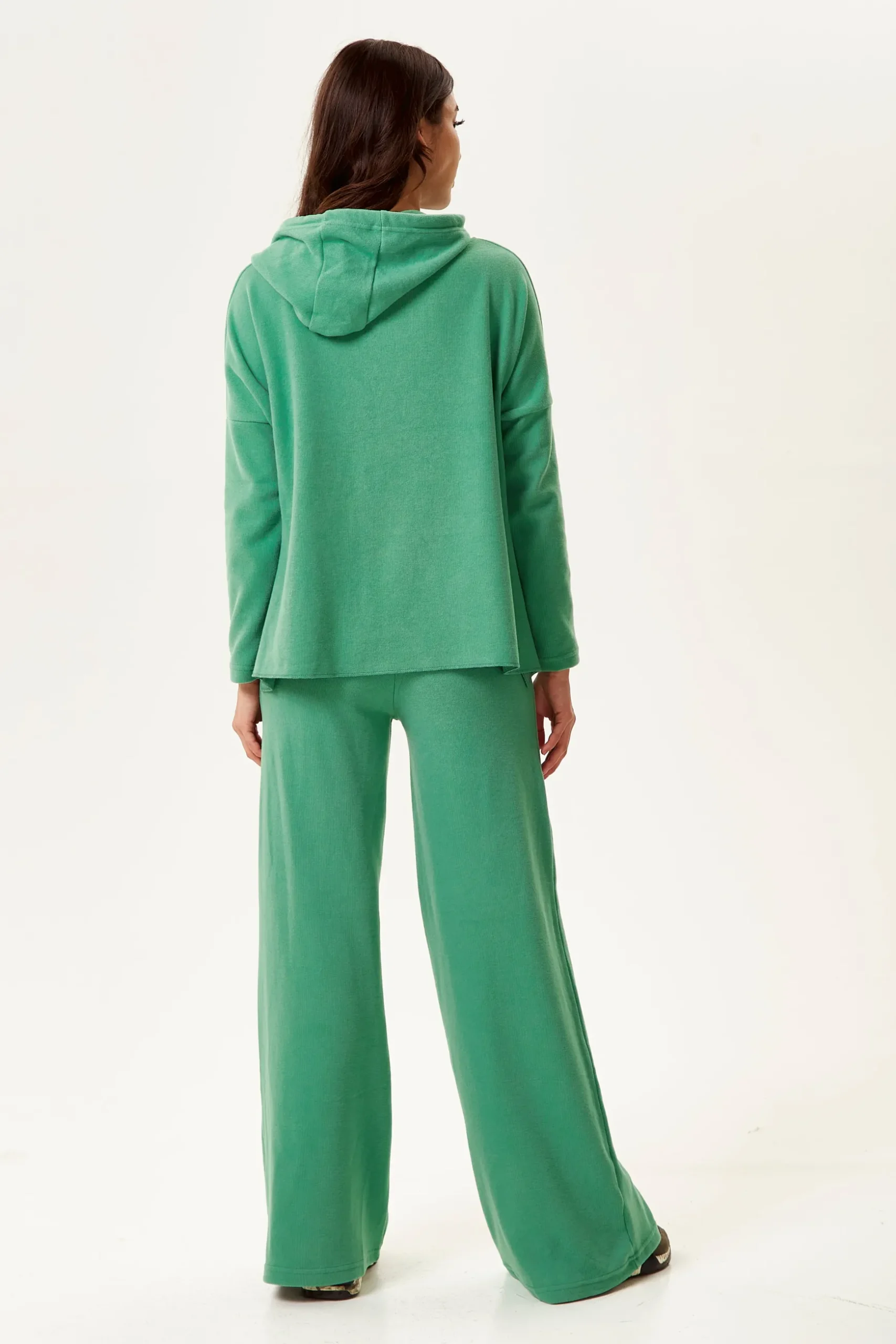 Women's Hooded Sweatshirt with Front Pocket and Drawstring Detail in Green - Casual Comfort with Adjustable Fit