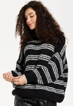 Women's Jumper - Oversized Black and White Striped Knit Sweater with Long Sleeves, Super Soft Comfort and Chic Style