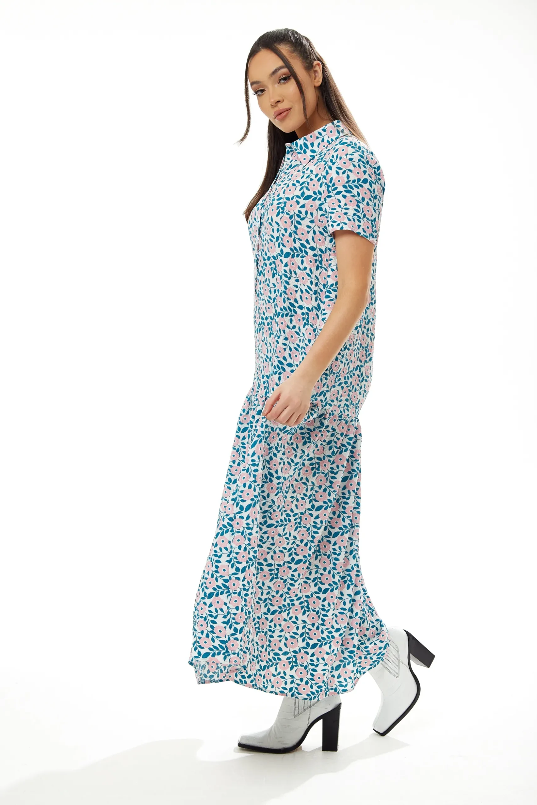 Women's Maxi Dress with Short Sleeves, Floral Print, Oversized Fit in Vibrant Colors - Liquorish