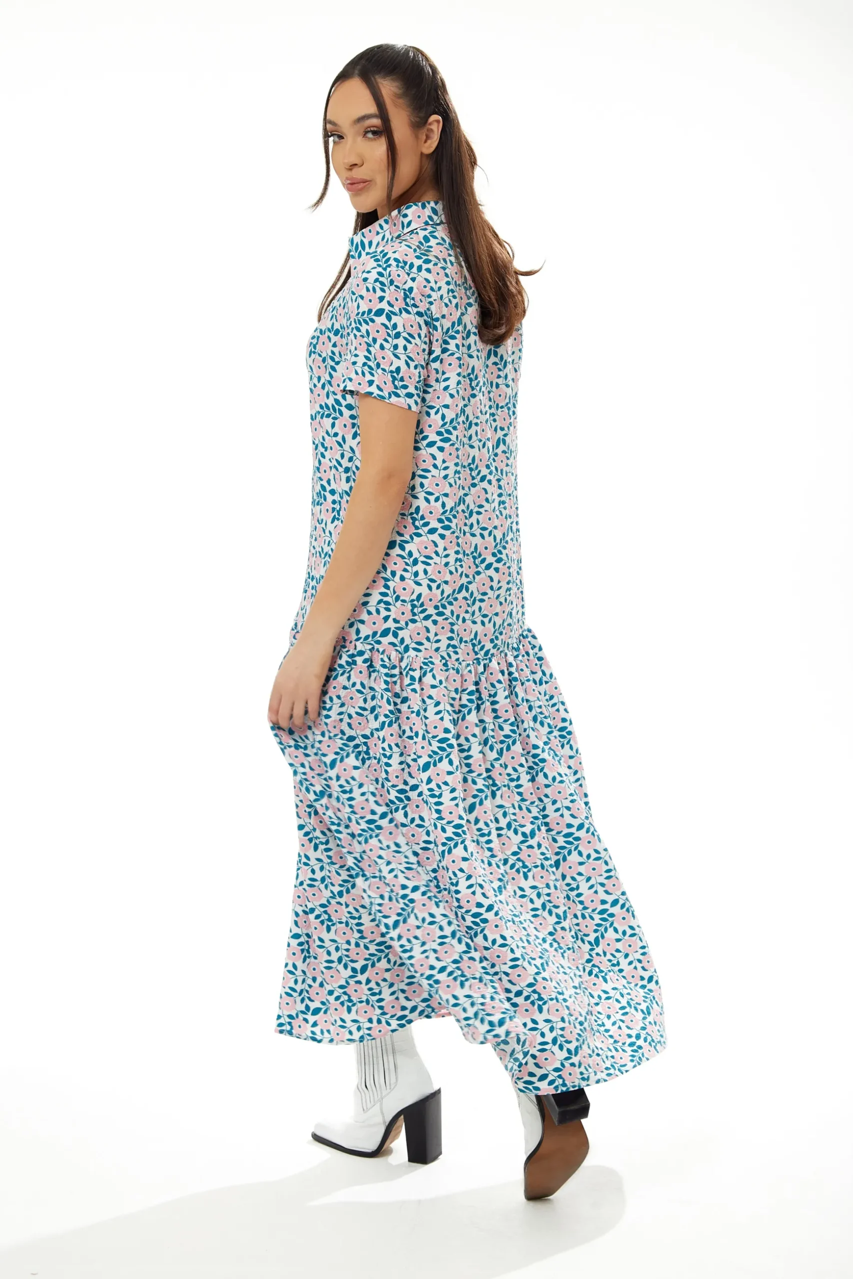 Women's Maxi Dress with Short Sleeves, Floral Print, Oversized Fit in Vibrant Colors - Liquorish