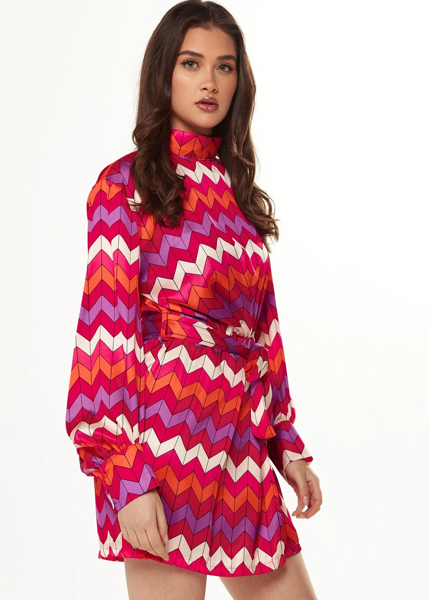 Women's Mini Dress in Warm Tones with Puffy Sleeves and Gathered Waist - Exclusive Liquorish Zig Zag Print