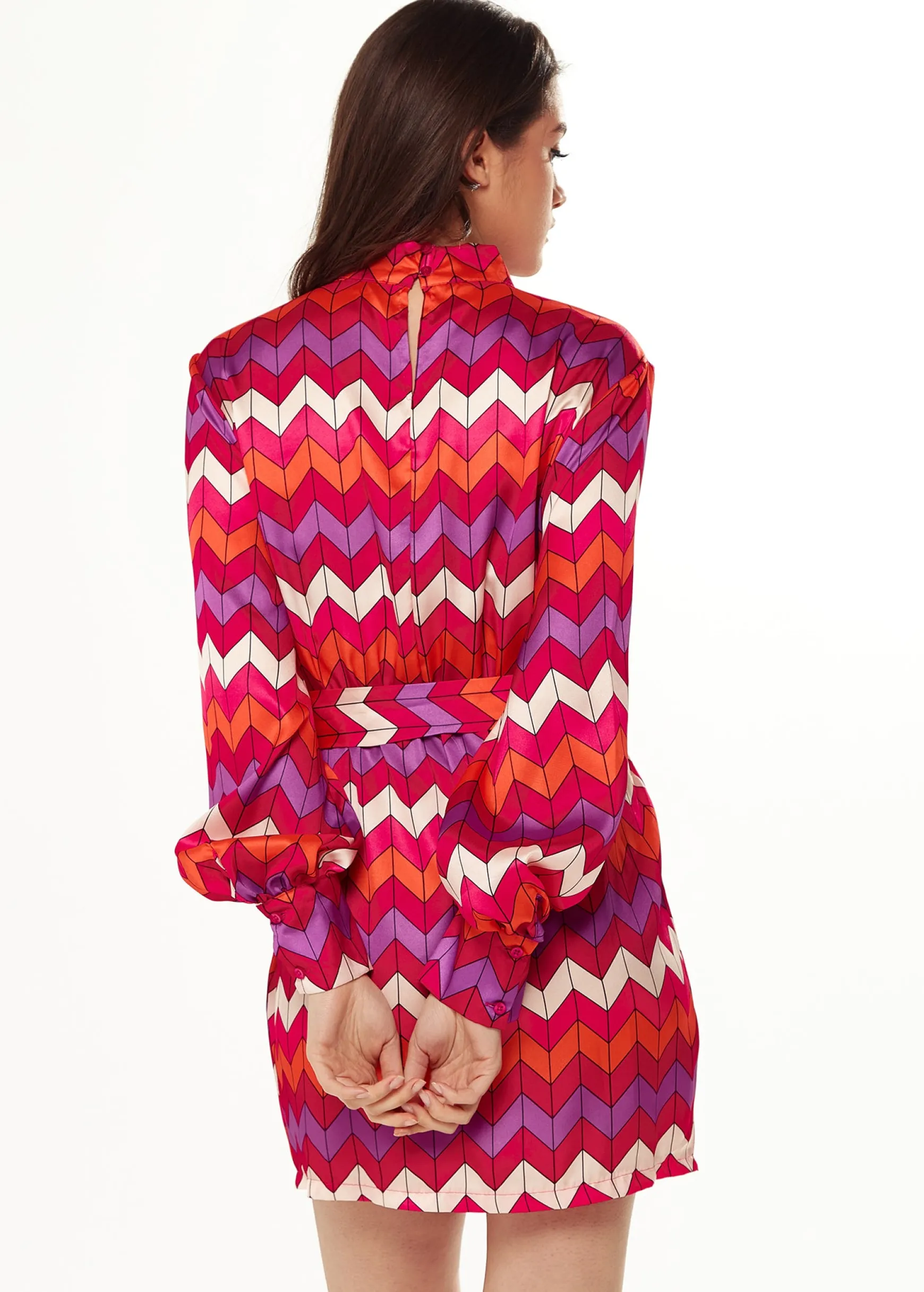 Women's Mini Dress in Warm Tones with Puffy Sleeves and Gathered Waist - Exclusive Liquorish Zig Zag Print