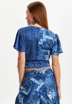 Women's Scarf Print Angel Sleeve Wrap Top with Tie Detail, Regular Fit and Elegant Design