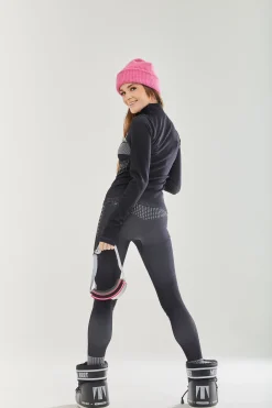 Women's Ski Base Layer Seamless Tights in Black with Full-Length Design and Sporty Style
