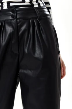 Women's Trousers in Classic Black with Pleated Detail and Tapered Fit - Stylish Leather Look by Liquorish